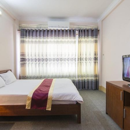 Khach San Ngan Hang - Bank Hotel فونج تاو المظهر الخارجي الصورة